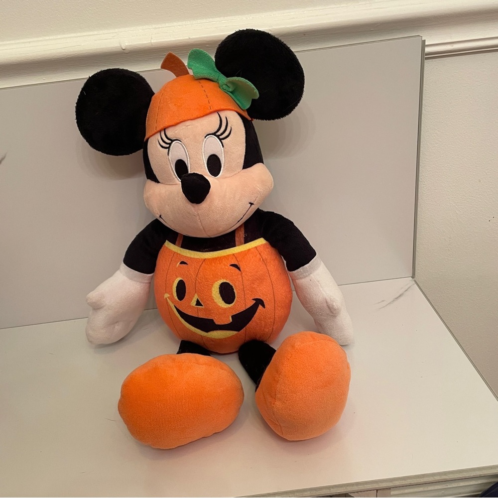 Disney Halloween 18" Minnie Mouse Plush Pumpkin Costume Jack O Lantern